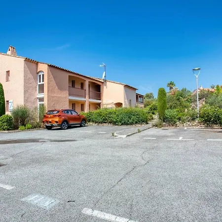 Joli Avec Jardin Dans Avec Piscines * Saint-Raphaël
